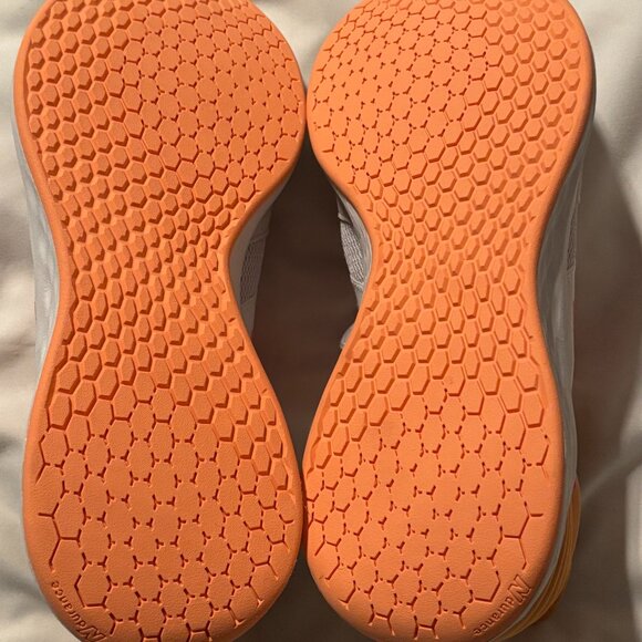 NEW BALANCE SNEAKERS👟👟 - Picture 2 of 4